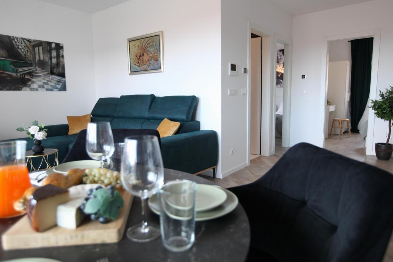 Apartments One Трогір Екстер'єр фото